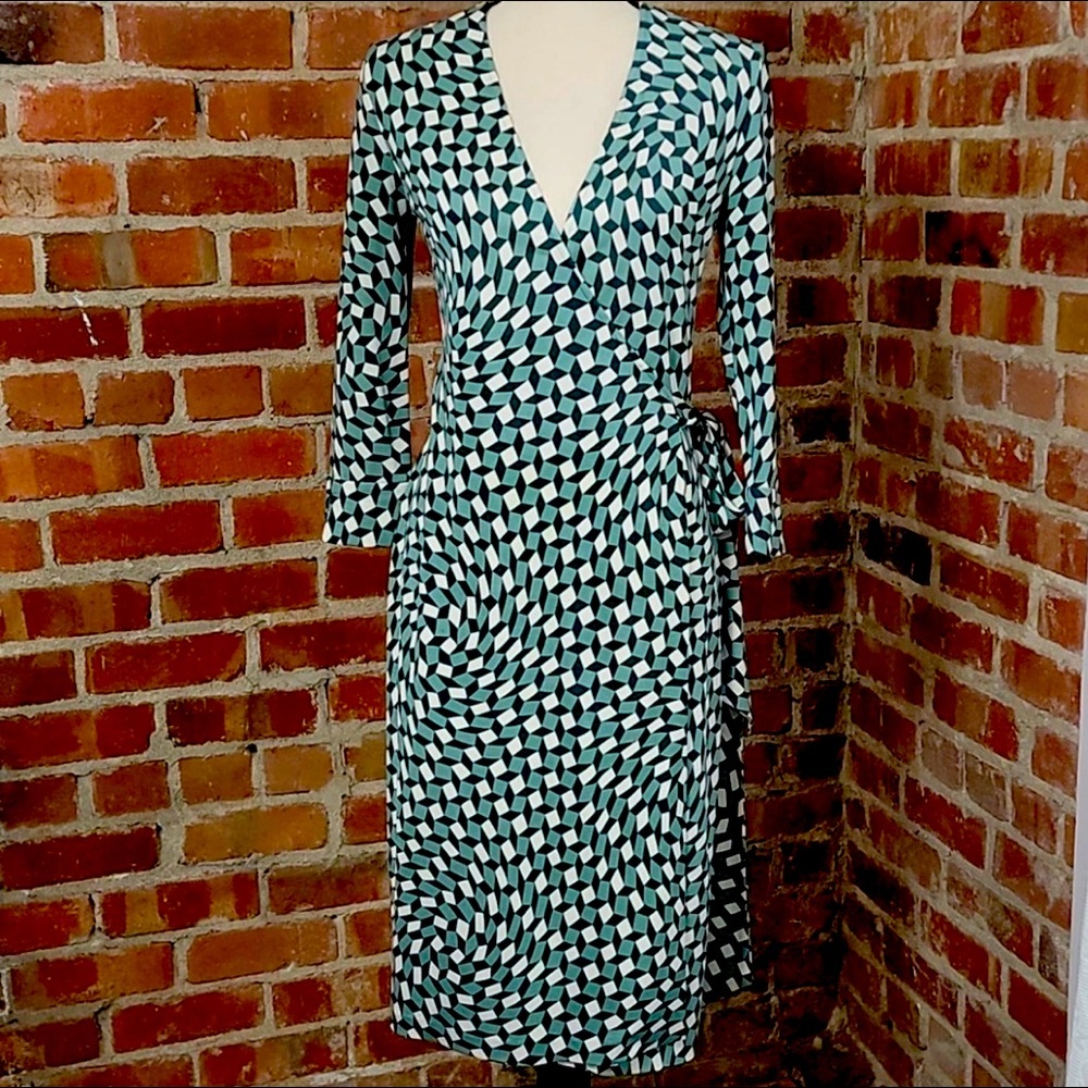 Diane von Furstenberg “Julian” silk green wrap dress 6